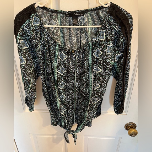 French Laundry size medium 3/4 sleeve top with lace on the arms. Comfy! - Picture 1 of 2